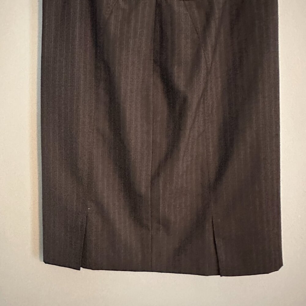 Anne Klein Skirt Suit Lightweight Wool Blend In Gray Pinstripe Size 2P - Picture 10 of 13